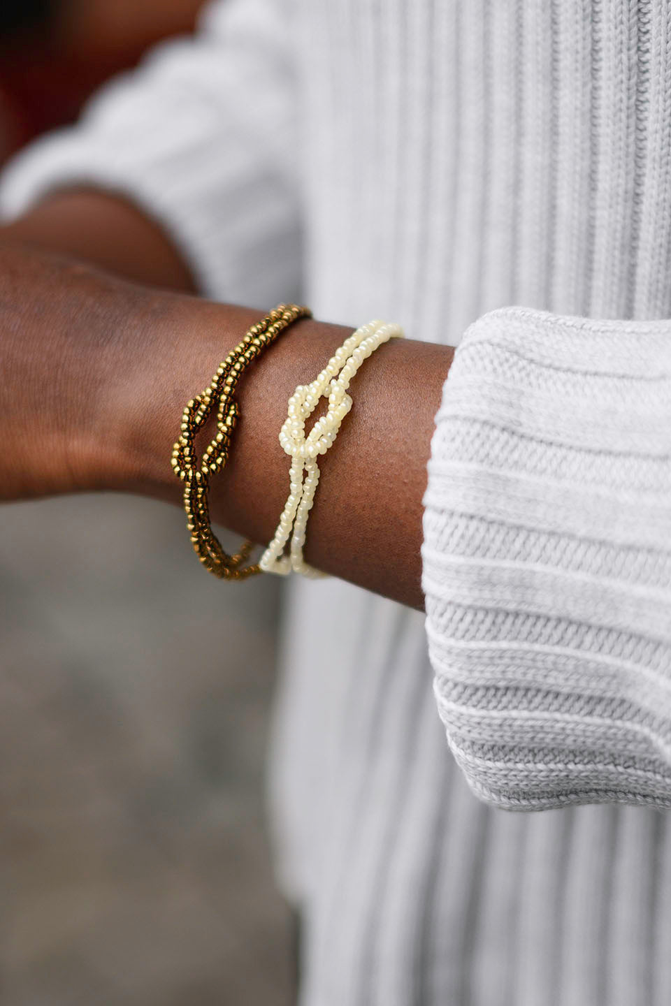 Beaded bracelet, golden knot