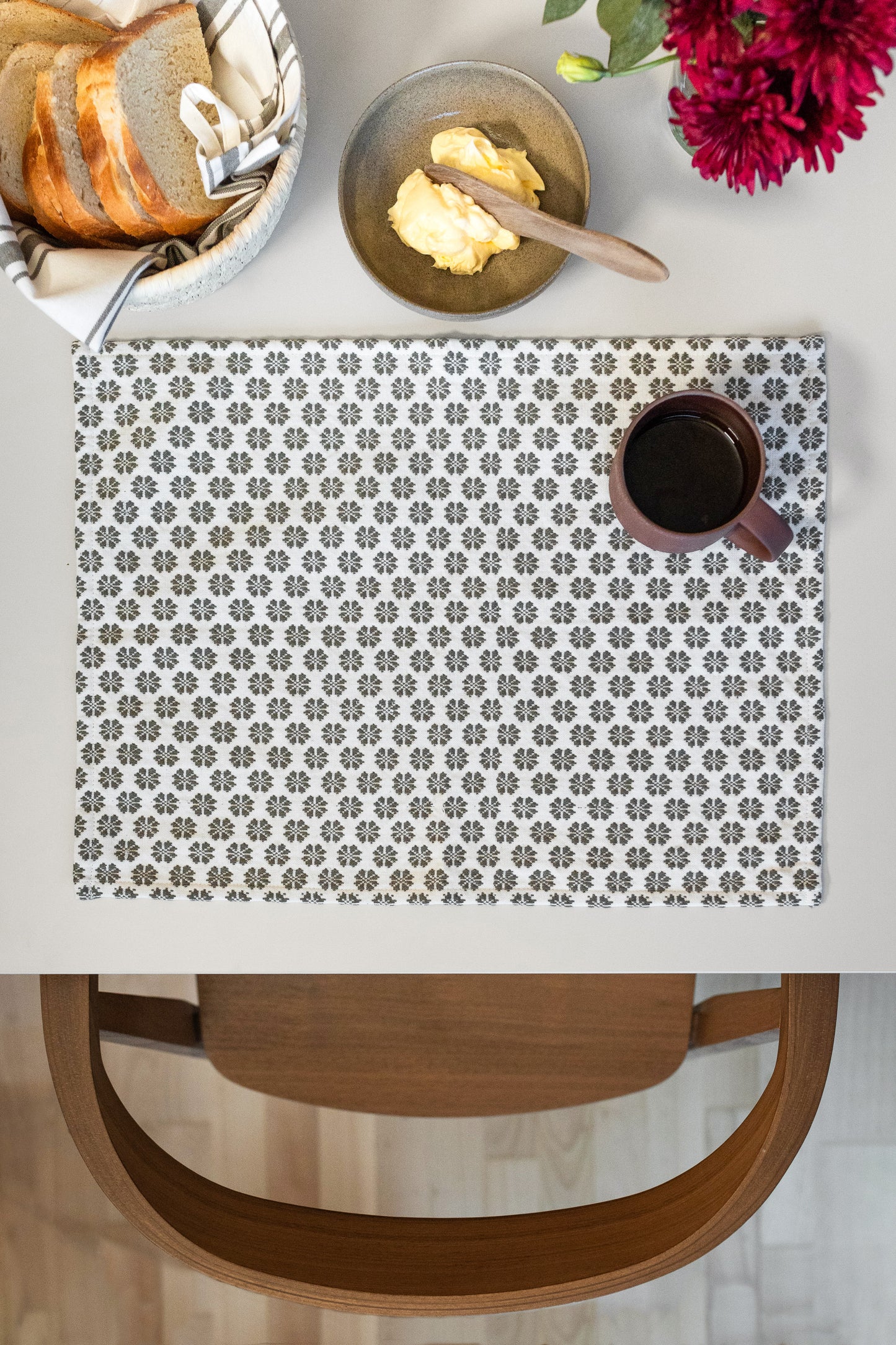 Handloom placemat flower - dusty green pack of 2