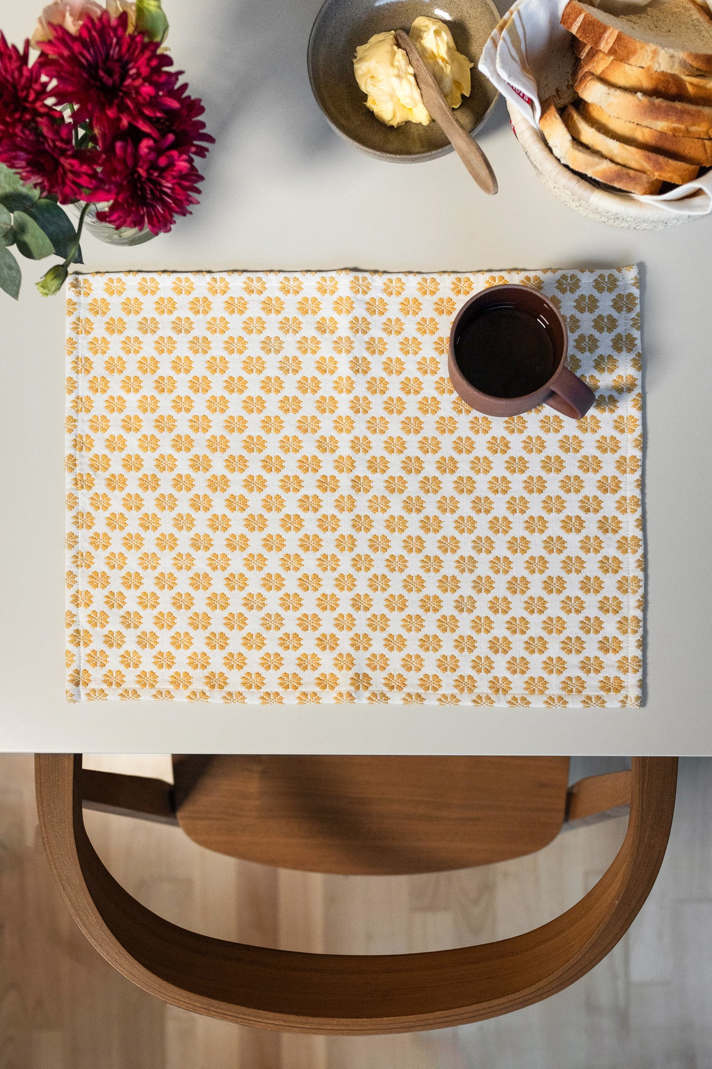 Handloom placemat flower - yellow pack of 2