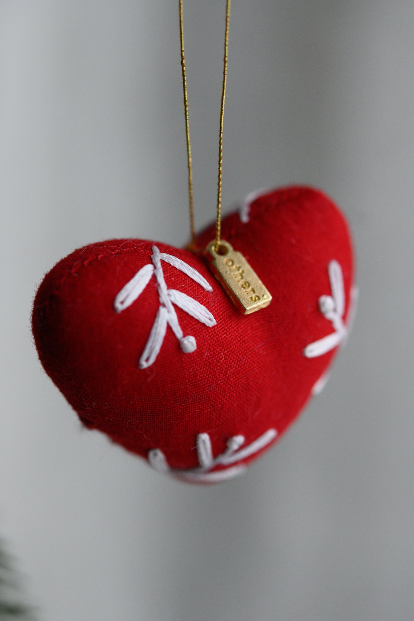 Tiny embroidered hearts, set of 2