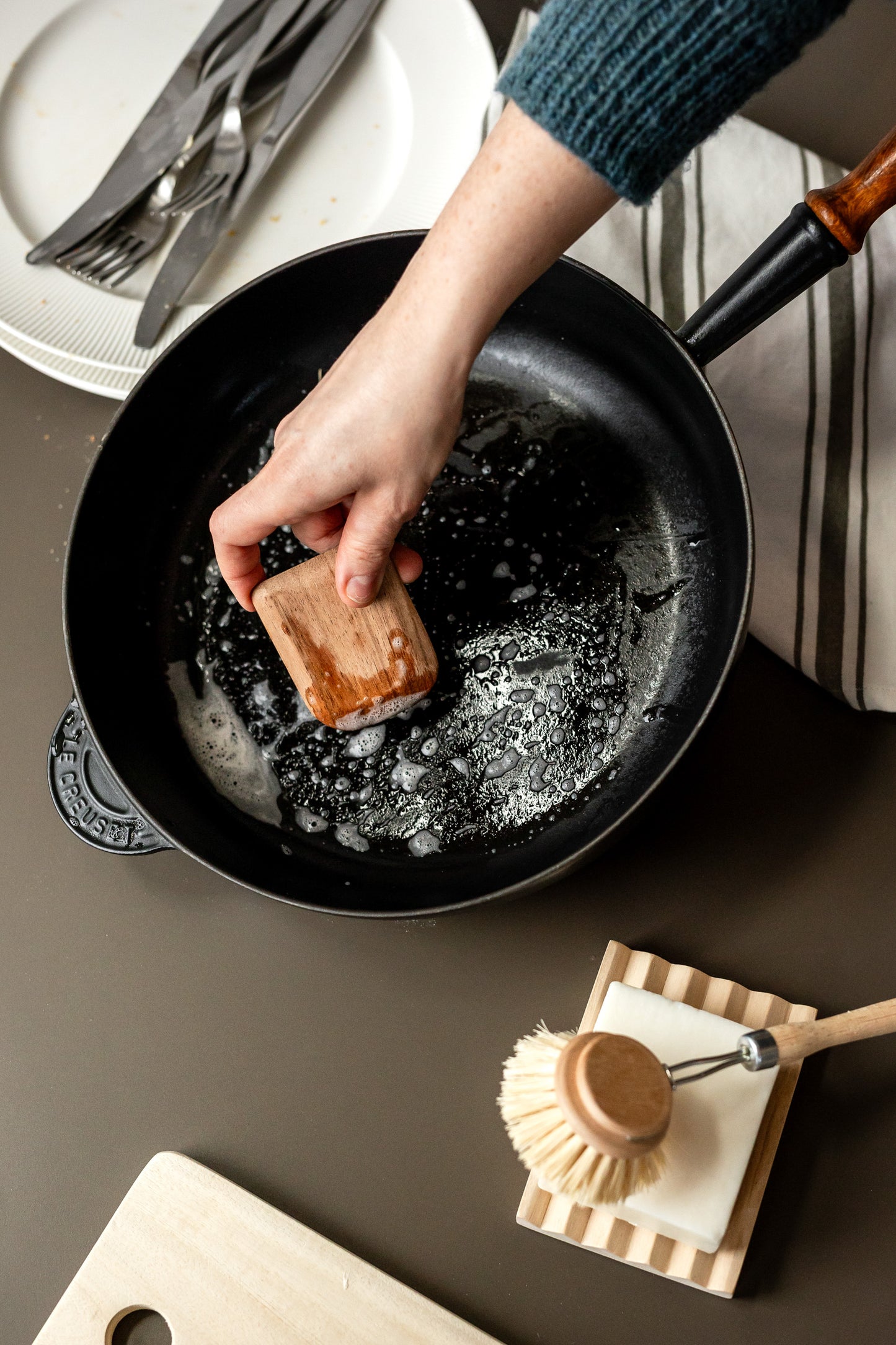 Wooden pot scraper