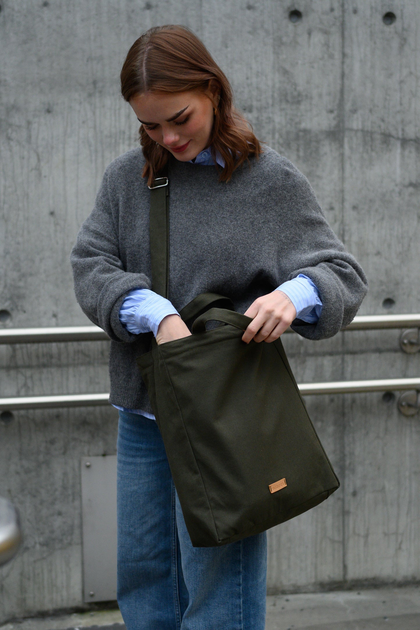 Tote with shoulder strap - dark green