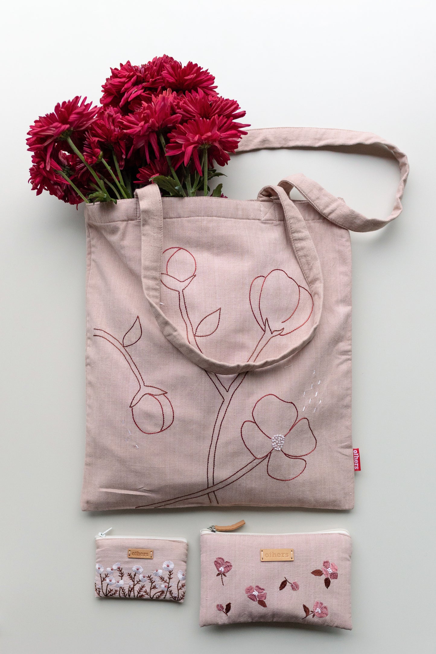 Embroidered purse small - beige floral